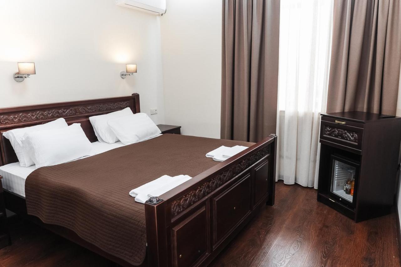 Dvin Hotel بافلودار المظهر الخارجي الصورة