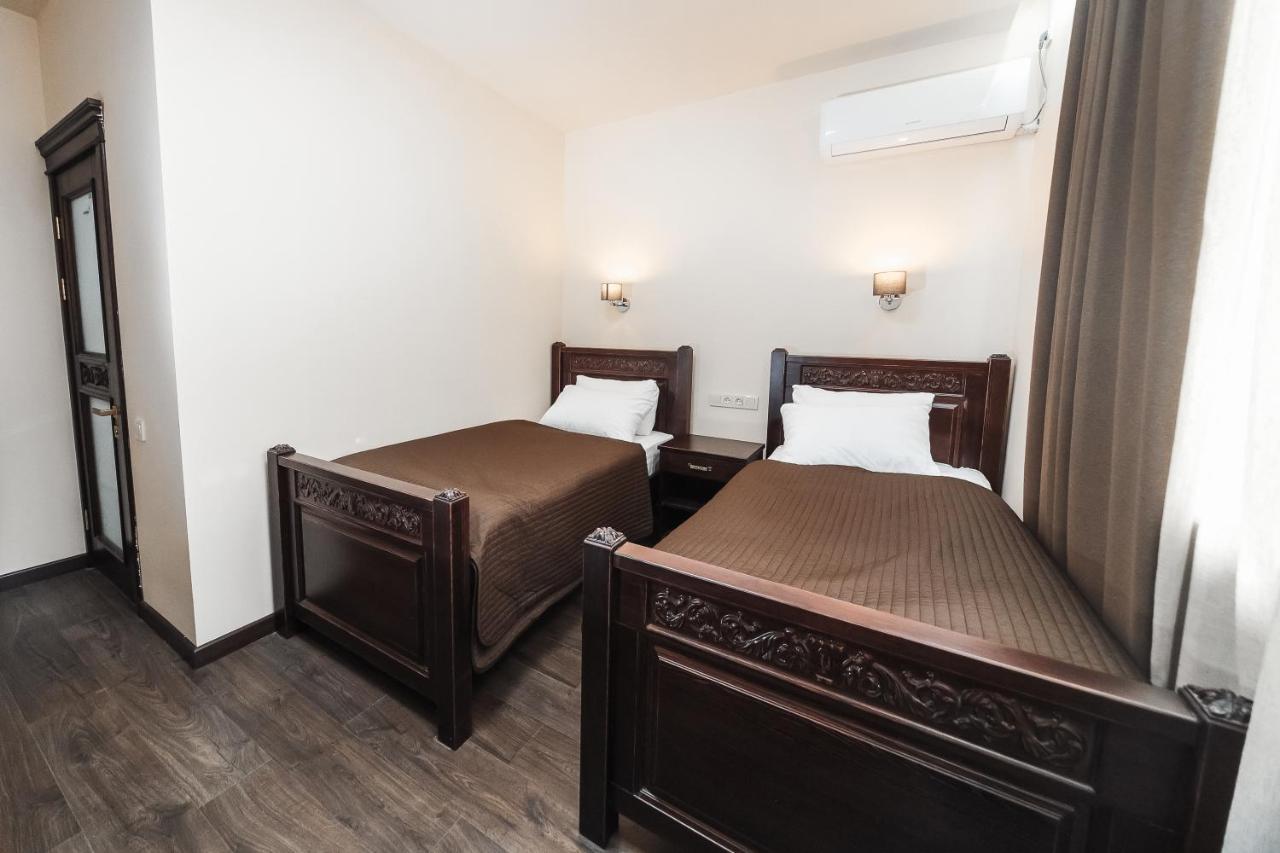 Dvin Hotel بافلودار المظهر الخارجي الصورة