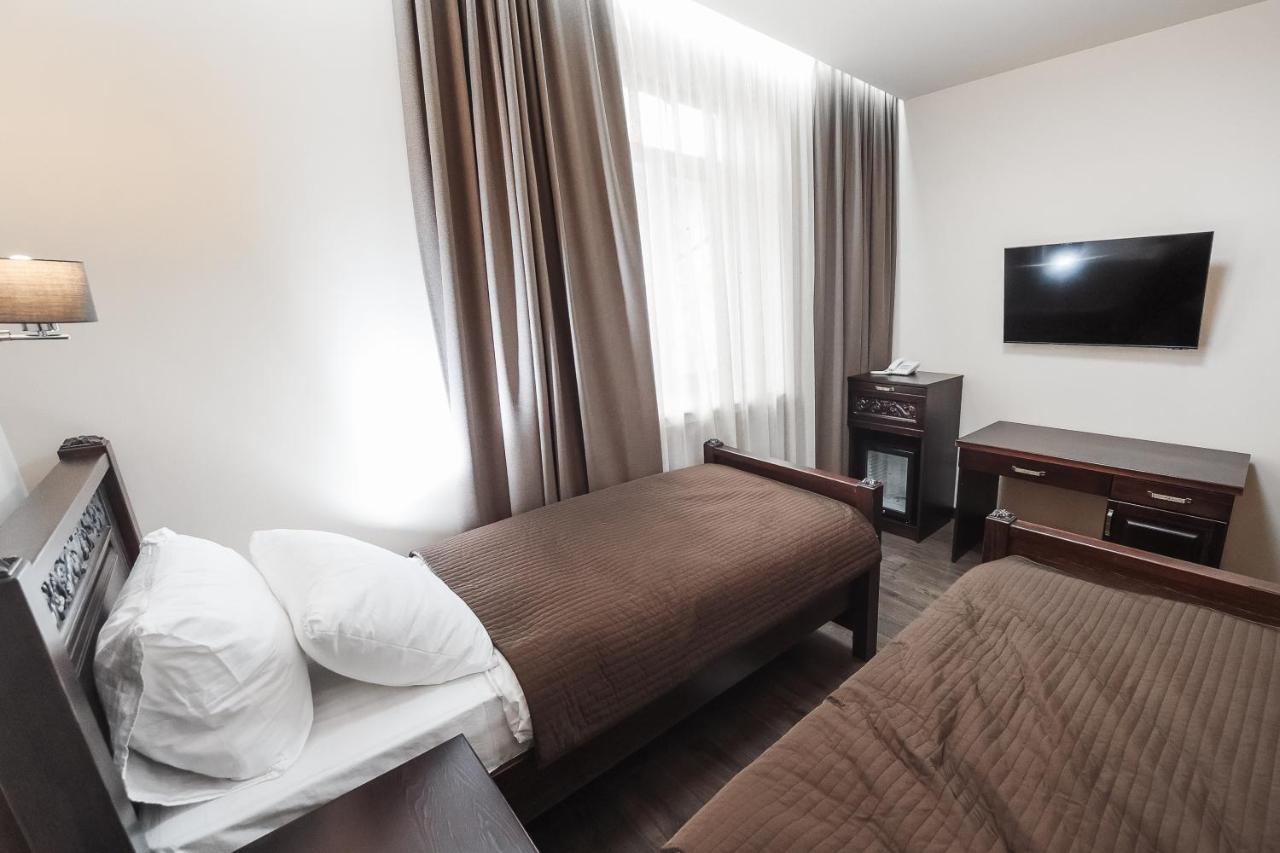 Dvin Hotel بافلودار المظهر الخارجي الصورة