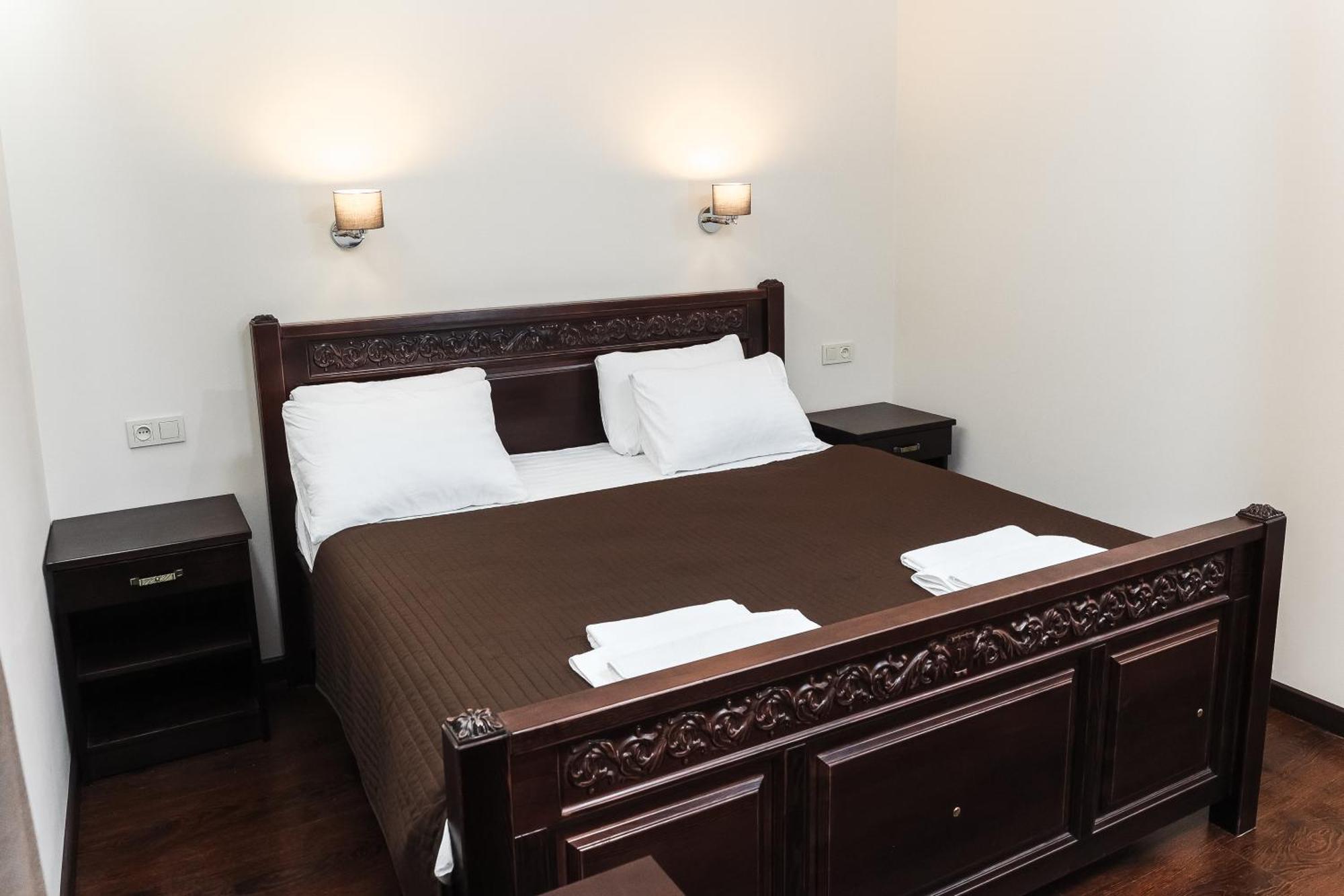 Dvin Hotel بافلودار المظهر الخارجي الصورة