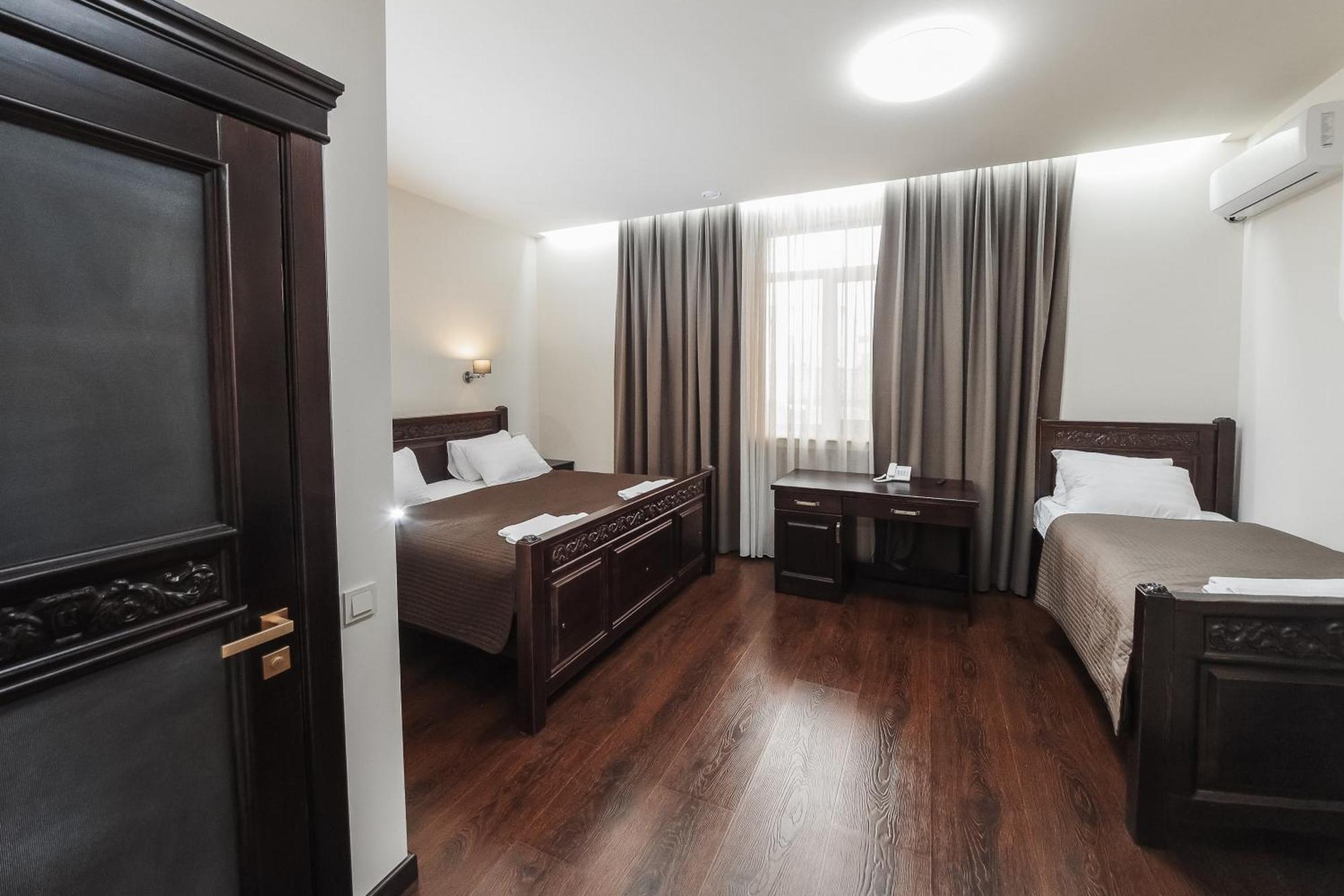Dvin Hotel بافلودار المظهر الخارجي الصورة