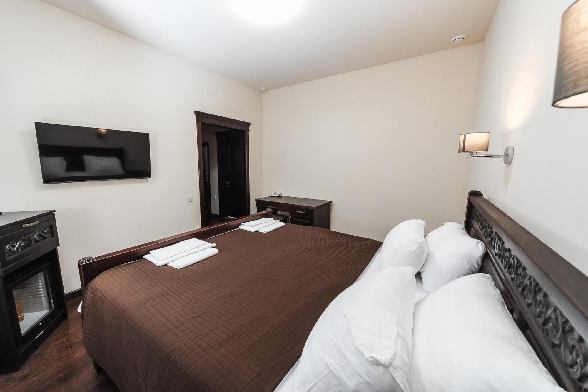 Dvin Hotel بافلودار المظهر الخارجي الصورة
