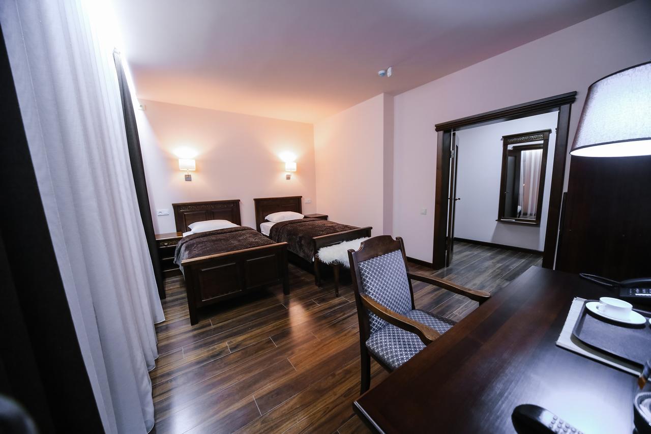 Dvin Hotel بافلودار المظهر الخارجي الصورة