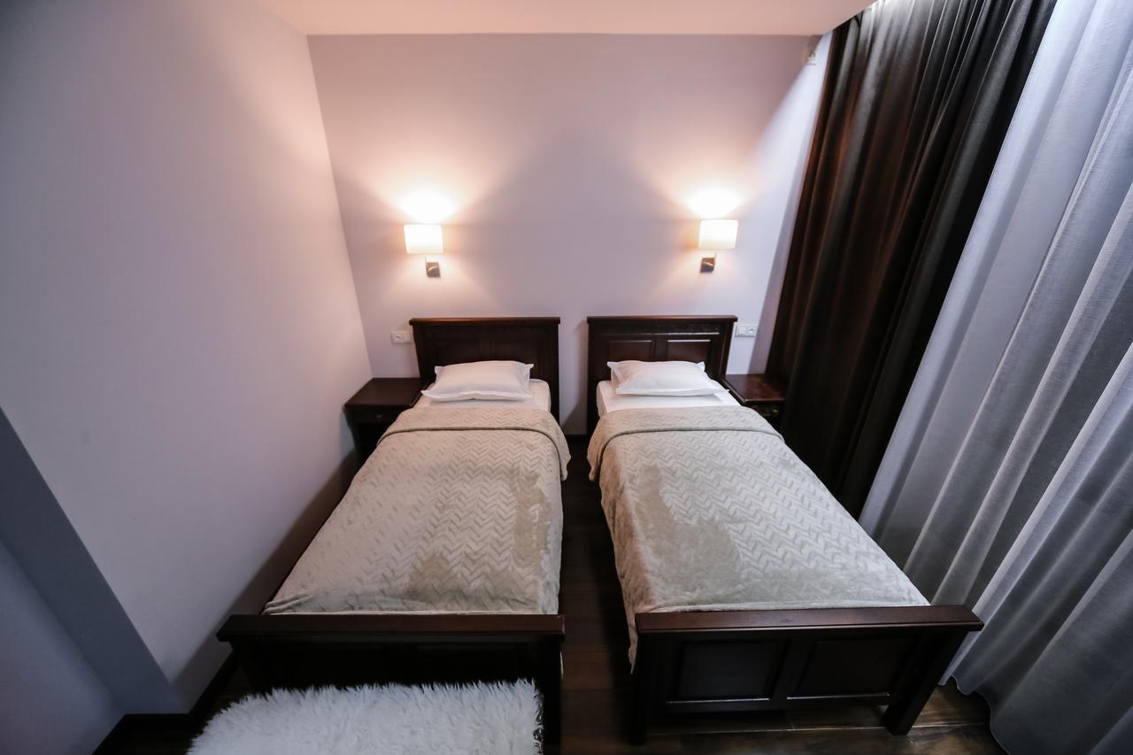 Dvin Hotel بافلودار المظهر الخارجي الصورة