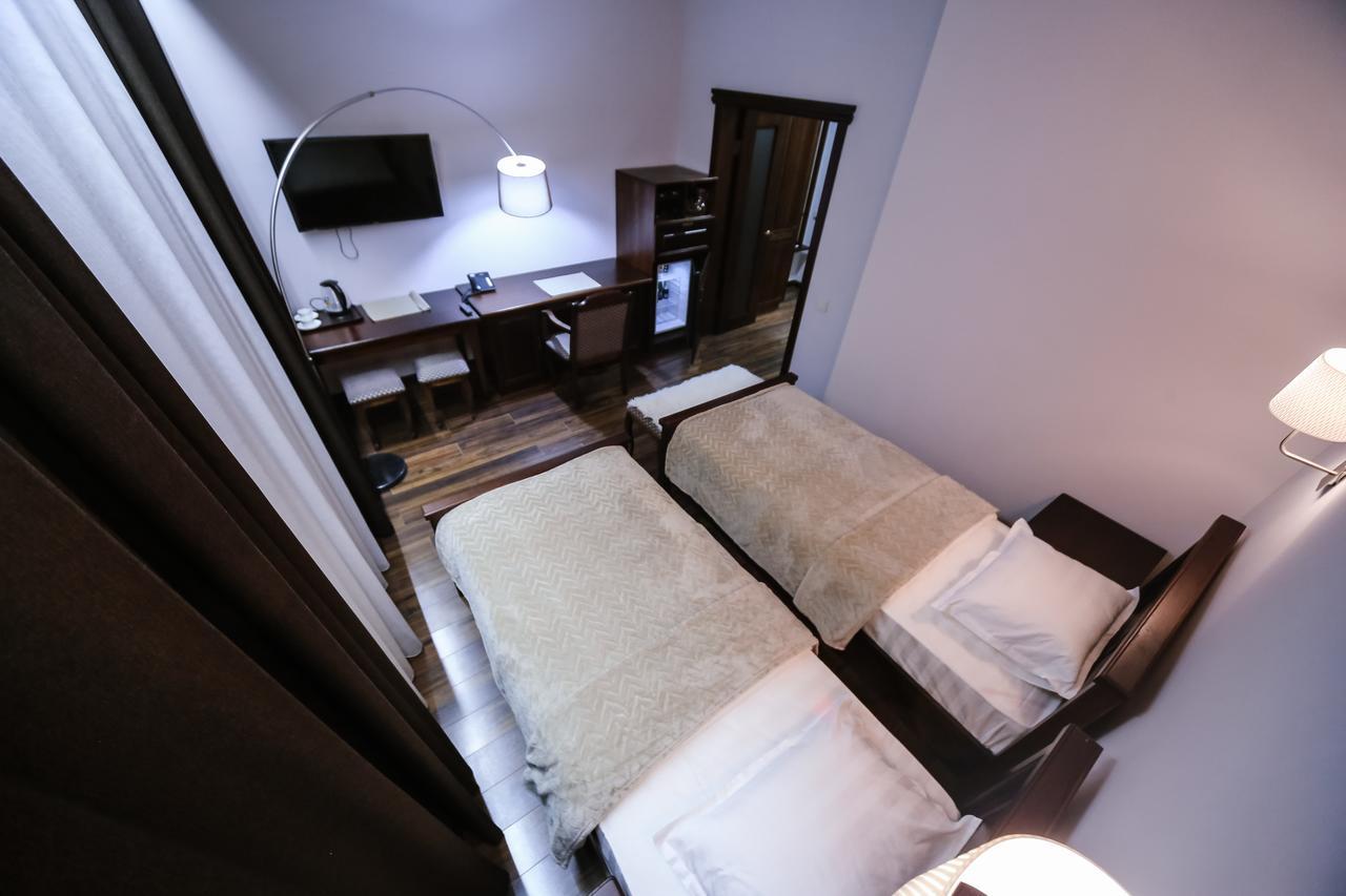 Dvin Hotel بافلودار المظهر الخارجي الصورة