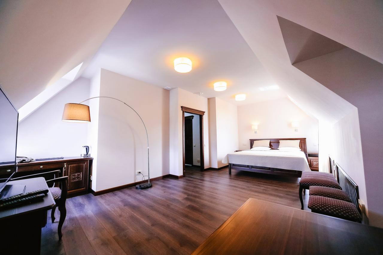 Dvin Hotel بافلودار المظهر الخارجي الصورة