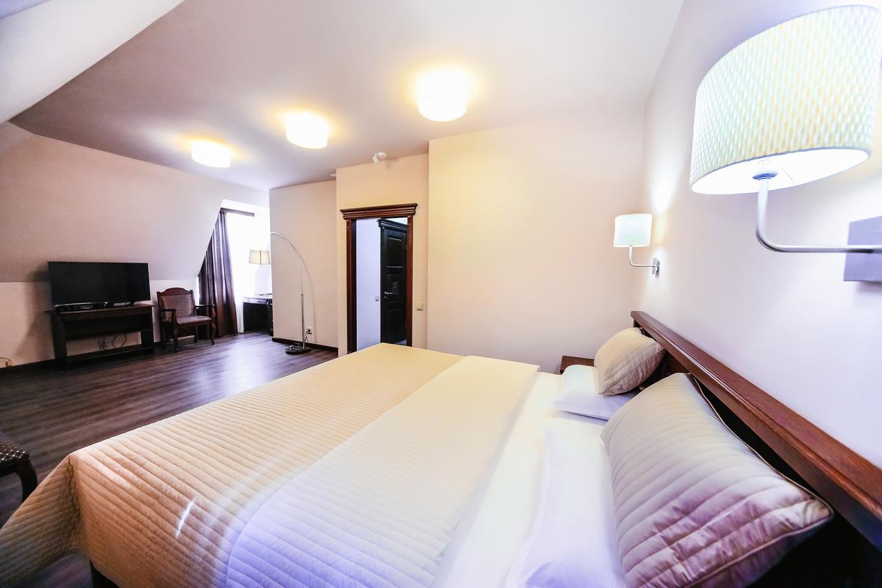 Dvin Hotel بافلودار المظهر الخارجي الصورة